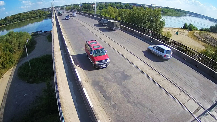 Онлайн веб-камера на Коммунальном мосту в сторону Врорбьёвки